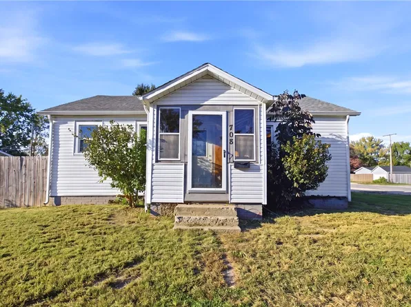 708 E Dogwood Ave, Effingham, IL 62401