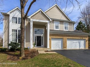 1675 Natures Way, Lindenhurst, IL 60046