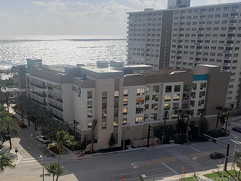 400 N Riverside Dr #410 — Photo 53