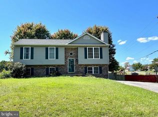 12016 Falcon Ridge Dr, Fredericksburg, VA 22407