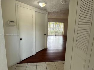 8290 Lake Dr APT 124, Doral, FL 33166