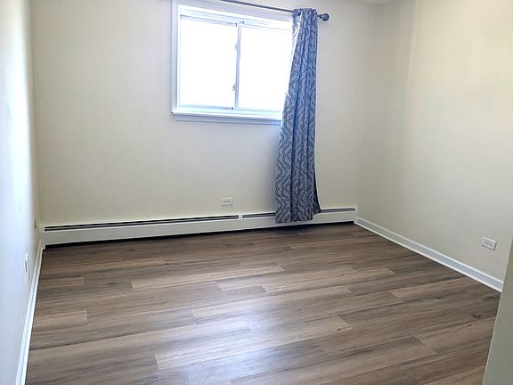 3rd image of 8460 Skokie Blvd #20