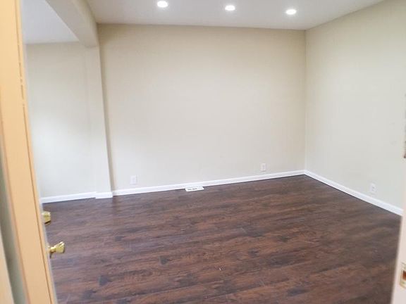 3rd image of 457 14th Ave #1