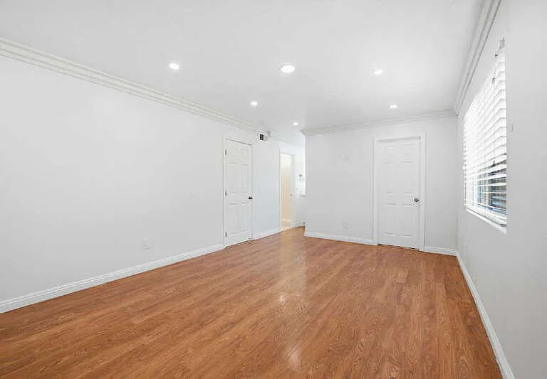 633 R Ave #35 — Photo 16