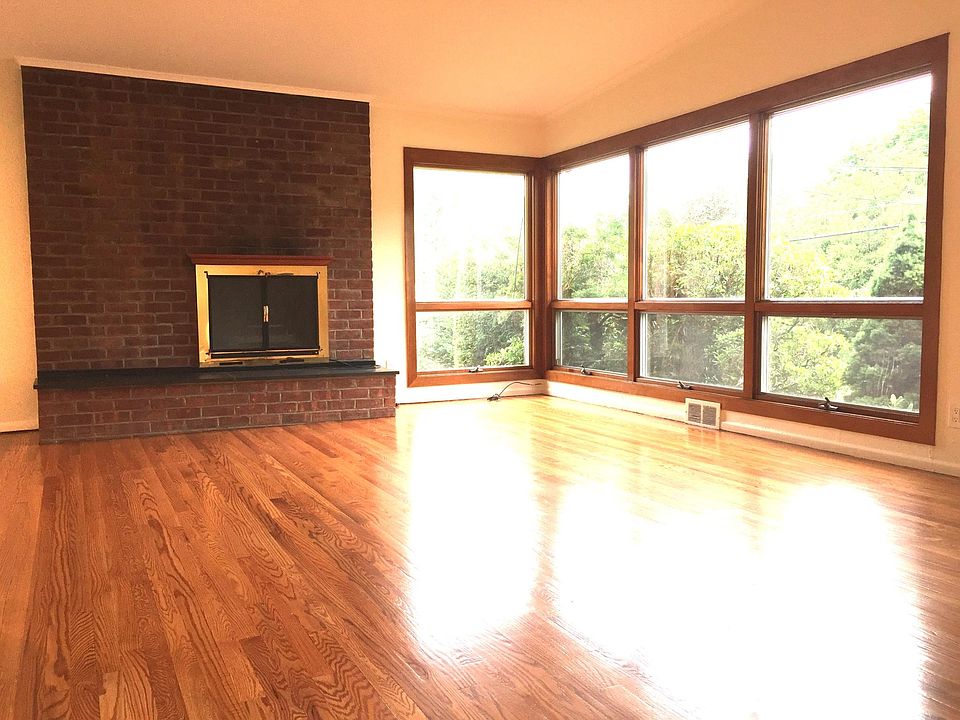 1st image of 4 Willows Ln