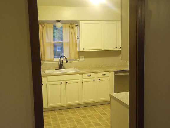 4th image of 238 Downey Dr