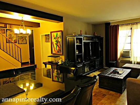 Sold by Anna Pinto Realty | media 1