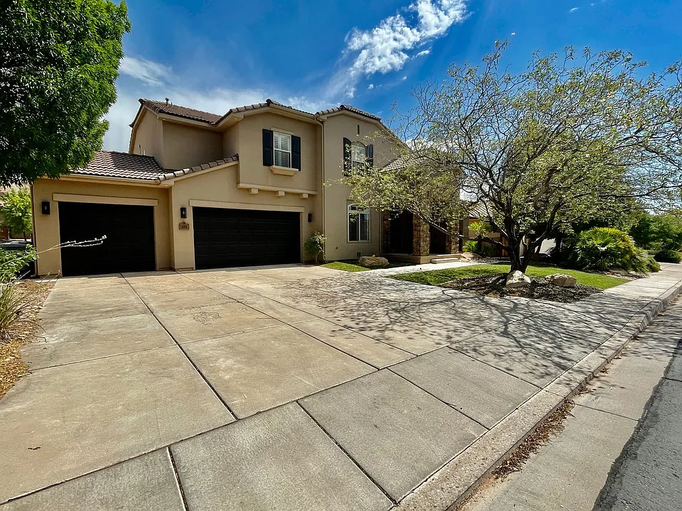 436 E Paris Dr
