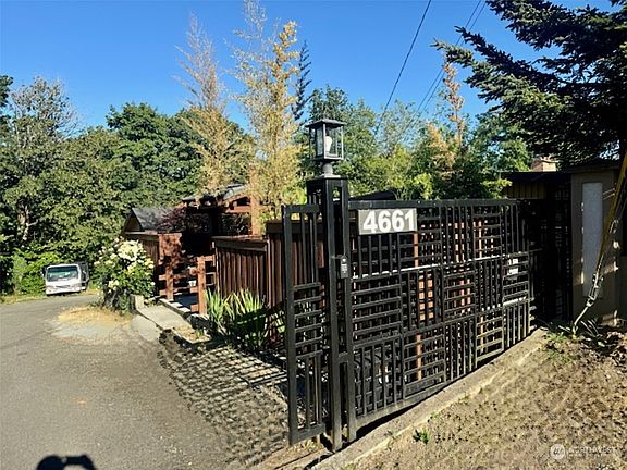 Automatic Iron Gate w/Remote and Keypad..!>