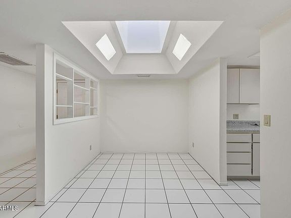 3rd image of 6120 E AUGUSTA Circle