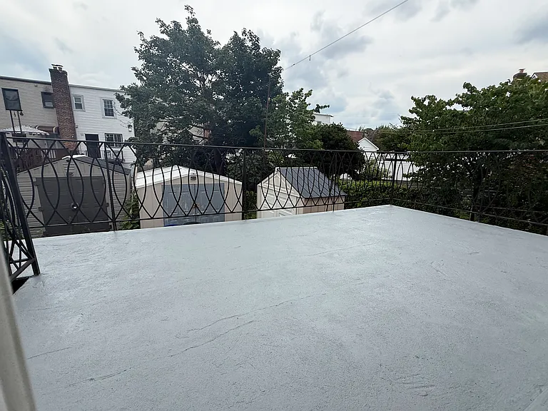 1427 Merry Ave #1 — Photo 9