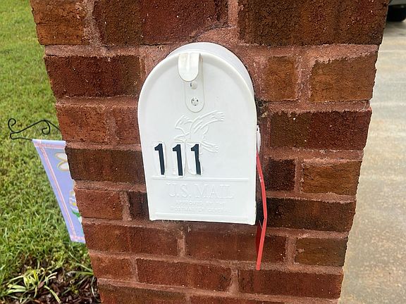 4th image of 111 N Charity Ln