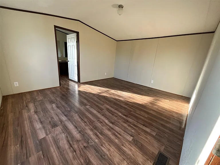 133 Country Oaks St — Photo 4
