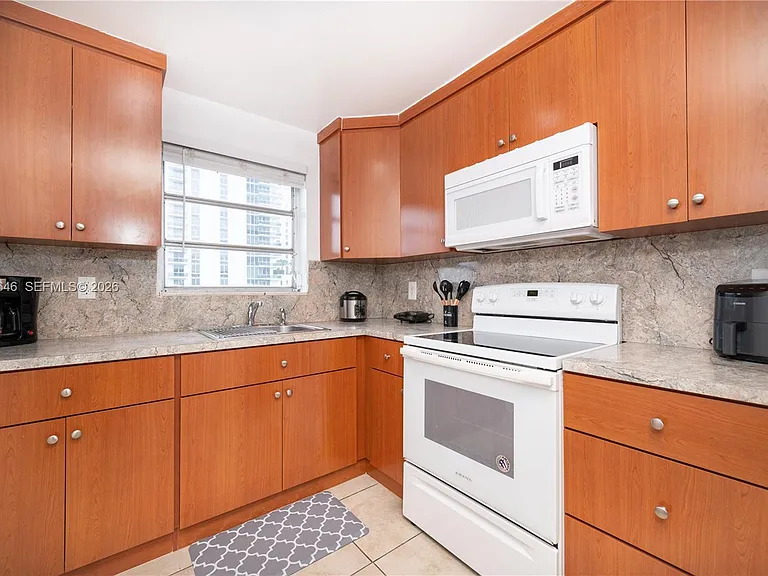 500 NE 26th St #5D — Photo 1