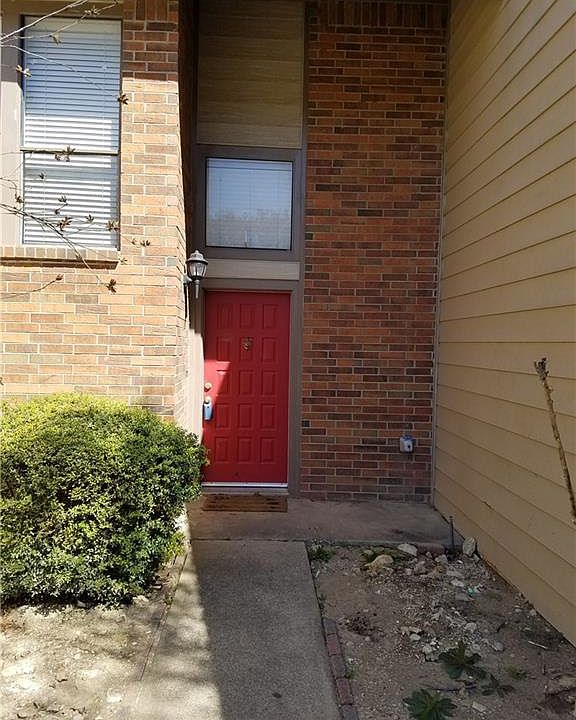 1st image of 130 Summer Place Cir