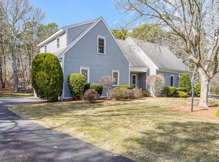 17 Nicholas Dr, Yarmouth Port, MA 02675