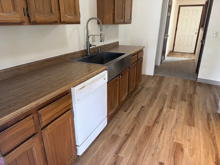 1936 Hutchins Cir — Photo 15