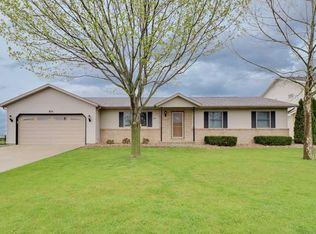 805 Platt Way, Hudson, IL 61748