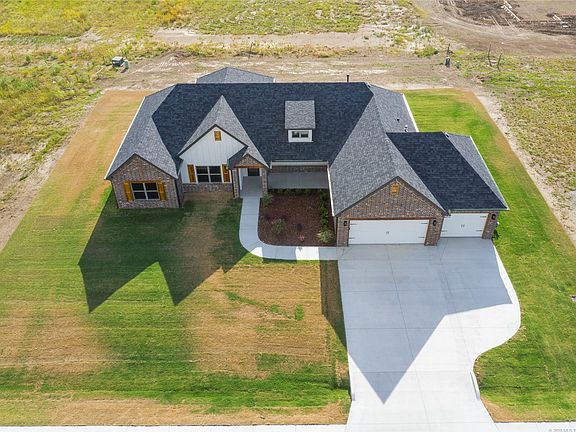 5th image of 2541 S Piguet Ln