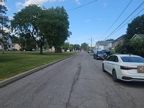 4th image of 119 E Canal St