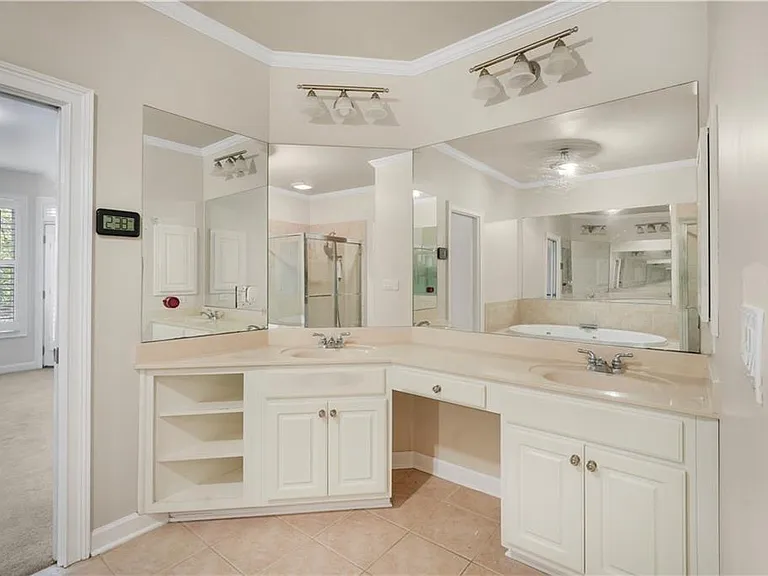 3405 Regent Pl SW — Photo 23