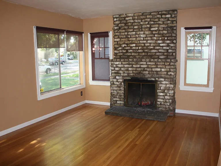 2520 D St — Photo 2