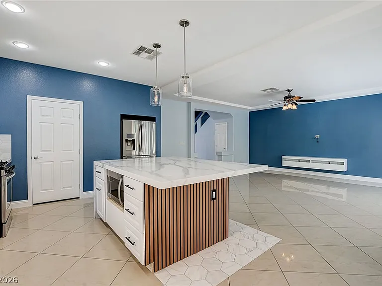 9975 Mills Reef Ct — Photo 32