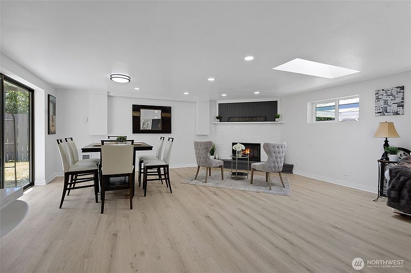 5th image of 3029 N Baltimore
