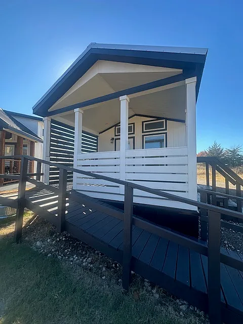 1 bed, 400 sqft, $1,300 — Photo 1