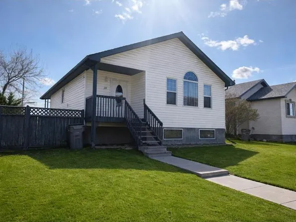 22 N Kreiner Cres, Whitecourt, AB T7S 1X5