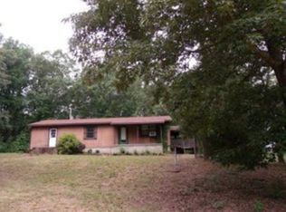 155 Batey Ln, Bruceton, TN 38317