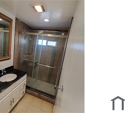 3rd image of 4177 Somerset Dr APT 5