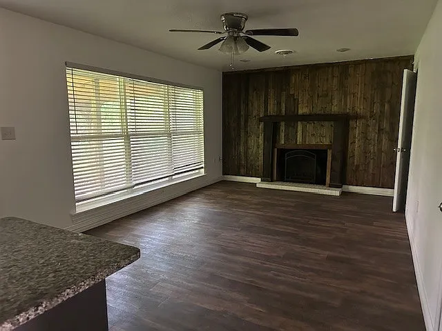 1008 Holiday Dr — Photo 6