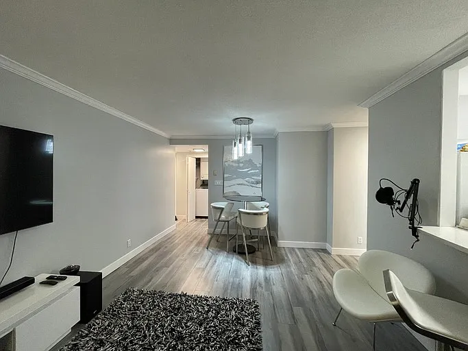 8180 Granville Ave #305 — Photo 6