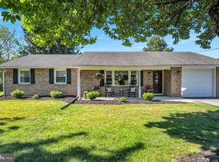 152 W Middlesex Dr, Carlisle, PA 17013