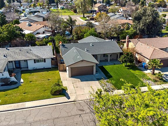 2nd image of 2140 Rochelle Ave