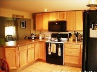 408 Sandy Ln, Warwick, RI 02889