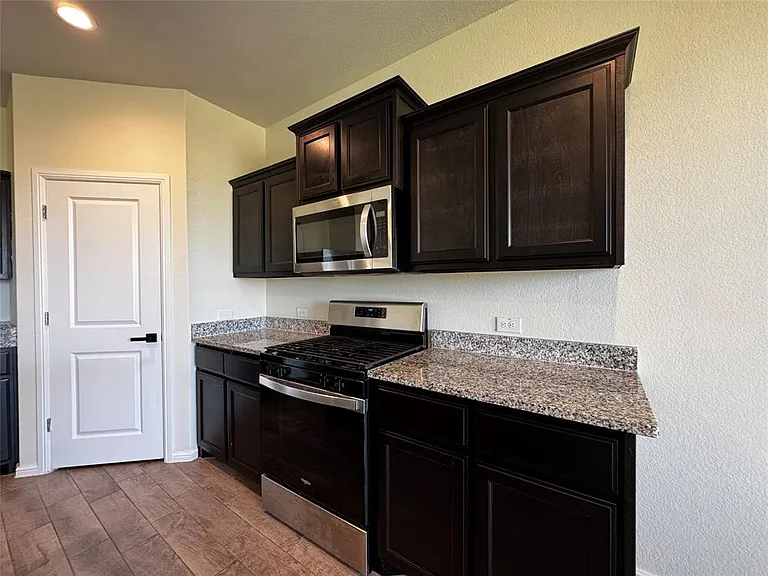 8901 Timber Gulch Dr — Photo 7