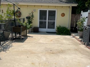22260 Kittridge St, Canoga Park, CA 91303