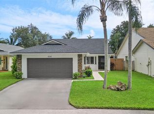 8260 SW 41st  Ct, Davie, FL 33328