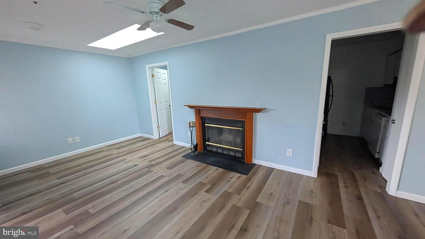2 bed, 1.0 bath, 843 sqft, $2,100 — Photo 4