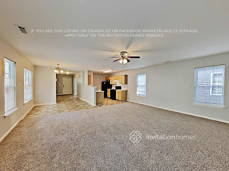 1320 Eastway Dr — Photo 6