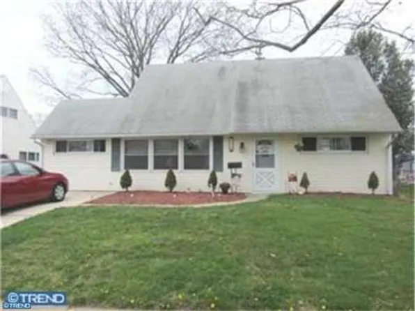 193 Kenwood Dr S, Levittown, PA 19055