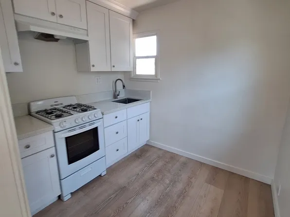 5255 Delong St, Cypress, CA 90630