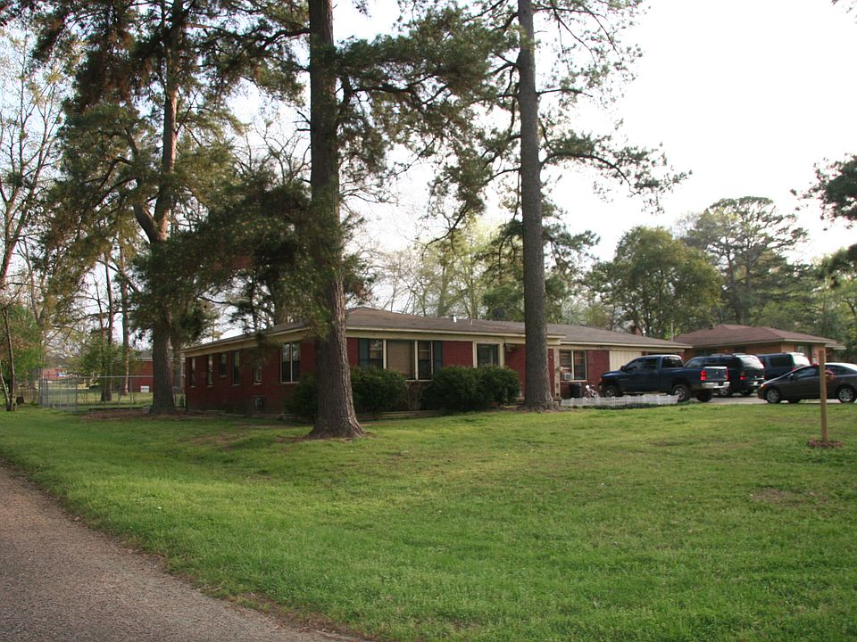 1st image of 4202 Redwood Trl