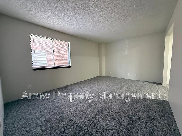 1421 D St #8 — Photo 8