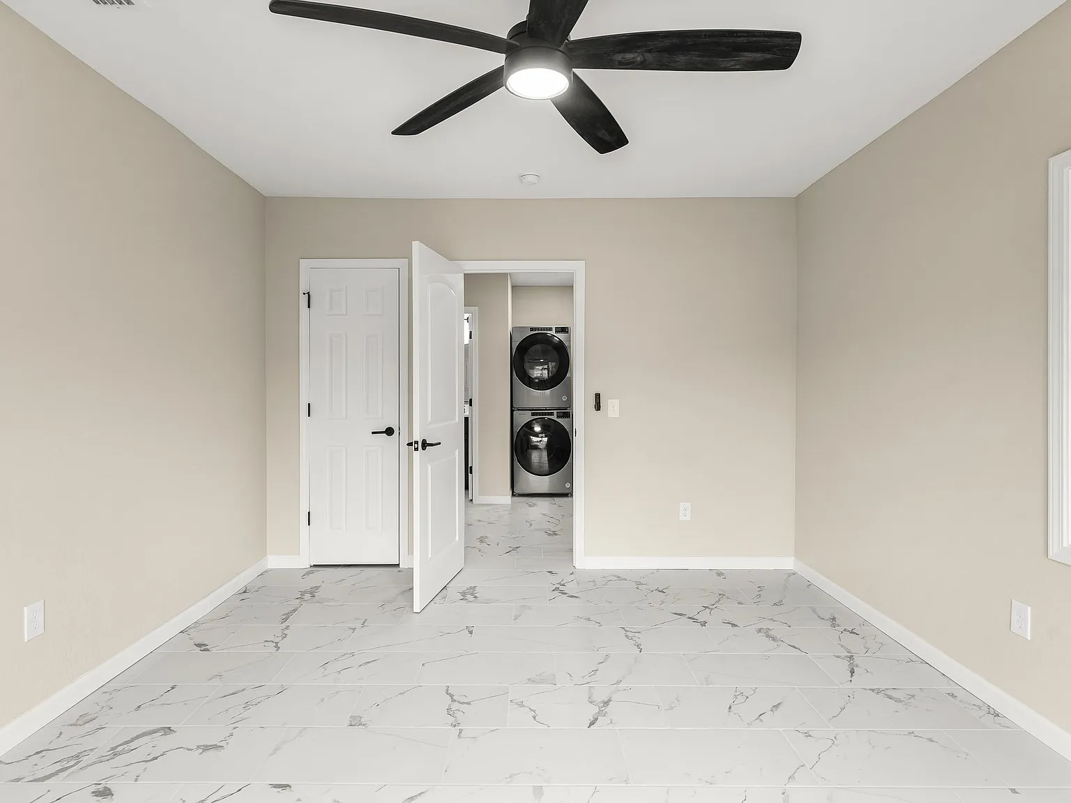 4 bed, 2.5 bath, 1560 sqft, $2,300 — Photo 3