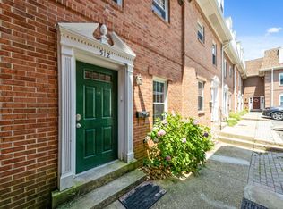 512 S Veitch St, Arlington, VA 22204