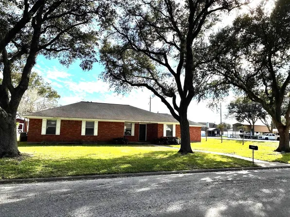 611 Todd St, East Bernard, TX 77435