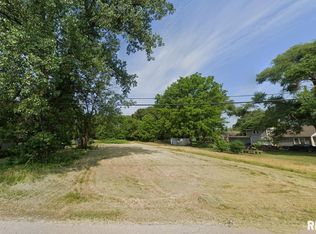 111 7th St, Colona, IL 61241